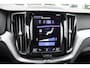 Volvo XC60 Recharge T6 AWD R-Design | Schuif/kanteldak | Blis | 21" LMV | Camera | Draadloze telefoonlader \ Styling kit