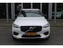Volvo XC60 Recharge T6 AWD R-Design | Schuif/kanteldak | Blis | 21" LMV | Camera | Draadloze telefoonlader \ Styling kit