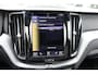 Volvo XC60 Recharge T6 AWD R-Design | Schuif/kanteldak | Blis | 21" LMV | Camera | Draadloze telefoonlader \ Styling kit