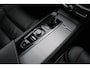 Volvo XC60 Recharge T6 AWD R-Design | Schuif/kanteldak | Blis | 21" LMV | Camera | Draadloze telefoonlader \ Styling kit