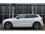Volvo XC60 Recharge T6 AWD R-Design | Schuif/kanteldak | Blis | 21" LMV | Camera | Draadloze telefoonlader \ Styling kit