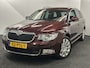 Skoda Superb Combi 1.8 TSI Elegance Business Line LEDER STOELVERWARMING CRUISE CONTROL CLIMATE CONTROL BLUETOOTH TELEFOON ACHTERUITRIJCAMERA ZEER MOOI !!