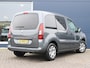 Peugeot Partner Tepee 1.2 PureTech Allure | Navigatie d.m.v. Apple Carplay & Android Auto| Climate Control | Cruise Control | Parkeersensoren Achter | Armsteun | 3 Apart neerklapbare achterstoelen | 2 Schuifdeuren |