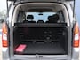 Peugeot Partner Tepee 1.2 PureTech Allure | Navigatie d.m.v. Apple Carplay & Android Auto| Climate Control | Cruise Control | Parkeersensoren Achter | Armsteun | 3 Apart neerklapbare achterstoelen | 2 Schuifdeuren |