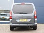 Peugeot Partner Tepee 1.2 PureTech Allure | Navigatie d.m.v. Apple Carplay & Android Auto| Climate Control | Cruise Control | Parkeersensoren Achter | Armsteun | 3 Apart neerklapbare achterstoelen | 2 Schuifdeuren |