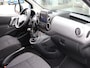 Peugeot Partner Tepee 1.2 PureTech Allure | Navigatie d.m.v. Apple Carplay & Android Auto| Climate Control | Cruise Control | Parkeersensoren Achter | Armsteun | 3 Apart neerklapbare achterstoelen | 2 Schuifdeuren |