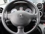 Peugeot Partner Tepee 1.2 PureTech Allure | Navigatie d.m.v. Apple Carplay & Android Auto| Climate Control | Cruise Control | Parkeersensoren Achter | Armsteun | 3 Apart neerklapbare achterstoelen | 2 Schuifdeuren |
