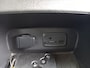 Renault Captur 1.2 TCe Intens - AUTOMAAT - CARPLAY/ANDROID - CLIMATE - CRUISE - FULL LED - NL AUTO - WIT METALLIC