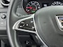 Dacia Duster 1.0 TCe Bi-Fuel Prestige 100PK | Navigatie | Leder | Achteruitrijcamera | Stoelverwarming | Climate Control | Bullbar | 17'' Inch Lichtmetalen Velgen | Privacy Glass