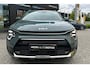 Kia Niro 1.6 GDi Hybrid ExecutiveLine Airco | Trekhaak | 18" Lm velgen | Stoelverwarming en verkoeling | Camera | Navigatie | Head-up display | Demo vraag naar beaschikbaarheid