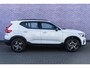 Volvo XC40 B4 Plus Dark | Google Maps | Trekhaak | Verwarmbare voorruit | Geheugen best. stoel | Adaptive Cruise | Stoel-/stuurverwarming | Keyless entry