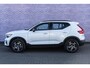 Volvo XC40 B4 Plus Dark | Google Maps | Trekhaak | Verwarmbare voorruit | Geheugen best. stoel | Adaptive Cruise | Stoel-/stuurverwarming | Keyless entry