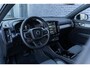 Volvo XC40 B4 Plus Dark | Google Maps | Trekhaak | Verwarmbare voorruit | Geheugen best. stoel | Adaptive Cruise | Stoel-/stuurverwarming | Keyless entry