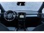Volvo XC40 B4 Plus Dark | Google Maps | Trekhaak | Verwarmbare voorruit | Geheugen best. stoel | Adaptive Cruise | Stoel-/stuurverwarming | Keyless entry