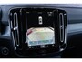 Volvo XC40 B4 Plus Dark | Google Maps | Trekhaak | Verwarmbare voorruit | Geheugen best. stoel | Adaptive Cruise | Stoel-/stuurverwarming | Keyless entry