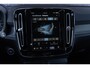 Volvo XC40 B4 Plus Dark | Google Maps | Trekhaak | Verwarmbare voorruit | Geheugen best. stoel | Adaptive Cruise | Stoel-/stuurverwarming | Keyless entry
