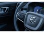 Volvo XC40 B4 Plus Dark | Google Maps | Trekhaak | Verwarmbare voorruit | Geheugen best. stoel | Adaptive Cruise | Stoel-/stuurverwarming | Keyless entry