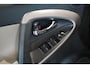 Toyota RAV4 2.0 VVTi Executive 4WD AUT. + KEYLESS / LEDER / STOELVERWARMING / PDC