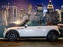 MINI One Cabrio Sidewalk