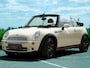 MINI One Cabrio Sidewalk