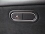 Mercedes-Benz A-klasse 180 Business Solution AMG | Elektrisch bedienbaar panorama-dak | Achteruitrijcamera | 19inch Multispaak velgen | Mulitbeam koplampen