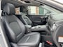 Hyundai Kona Electric EV Premium 64 kWh 3-Fase Lader | Schuif-/Kanteldak | Navigatie | Stoelventilatie + -verwarming | Head-Up Display | Leder | Adapt. Cruise Control | Rijklaarprijs!