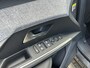 Peugeot 3008 1.2 Hybrid 145 PK Allure | Bouwjaar 2025 | Automaat | Panorama Navigatie | Keyless Entry | Parkeer Camera | Cruise Control | AGR Stoel | Stoelverwarming | Climate Control | LED Verlichting | 19 Inch Lichtmetalen Velgen |