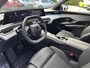 Peugeot 3008 1.2 Hybrid 145 PK Allure | Bouwjaar 2025 | Automaat | Panorama Navigatie | Keyless Entry | Parkeer Camera | Cruise Control | AGR Stoel | Stoelverwarming | Climate Control | LED Verlichting | 19 Inch Lichtmetalen Velgen |