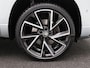 Skoda Karoq 1.5 TSi 150 Pk Automaat Sportline Business | Panoramadak | Trekhaak | Full LED | Camera | 19 Inch | Stoelverwarming | Adaptive Cruise | 42.278 Km!!