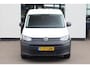Volkswagen Caddy Cargo 1.5 TSI Comfort 115PK / 84kW, NL auto 1e eigenaar nieuw door ons geleverd, achteruitrijcamera (rear view), 16" 'Wien' LMV, cruise control, multifunctioneel lederen stuurwiel, navigatie, keyless start, parkeersensoren voor en achter (pdc), dichte scheidingswand & achterdeuren, ErgoComfort bestuurdersstoel, draadloos Apple Carplay / Android Auto, techniek pakket, comfort pakket, licht en zicht pakket, DAB+, reservewiel, elektrisch verstel-, verwarm- en inklapbare buitenspiegels
