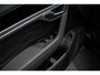 Volkswagen Touareg 3.0 V6 TFSi 4WD R-Line VW-garantie 5jaar / 100.000km | Panoramisch schuifdak | Trekhaak elektrisch | Adaptieve Cruise Control | Leder "Puglia" "R-logo' zwart/ blauwe stikking | 22" Lichtmetalen velgen "Estoril", zwart