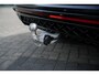 Volkswagen Touareg 3.0 V6 TFSi 4WD R-Line VW-garantie 5jaar / 100.000km | Panoramisch schuifdak | Trekhaak elektrisch | Adaptieve Cruise Control | Leder "Puglia" "R-logo' zwart/ blauwe stikking | 22" Lichtmetalen velgen "Estoril", zwart