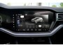 Volkswagen Touareg 3.0 V6 TFSi 4WD R-Line VW-garantie 5jaar / 100.000km | Panoramisch schuifdak | Trekhaak elektrisch | Adaptieve Cruise Control | Leder "Puglia" "R-logo' zwart/ blauwe stikking | 22" Lichtmetalen velgen "Estoril", zwart