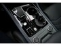 Volkswagen Touareg 3.0 V6 TFSi 4WD R-Line VW-garantie 5jaar / 100.000km | Panoramisch schuifdak | Trekhaak elektrisch | Adaptieve Cruise Control | Leder "Puglia" "R-logo' zwart/ blauwe stikking | 22" Lichtmetalen velgen "Estoril", zwart