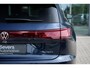 Volkswagen Touareg 3.0 V6 TFSi 4WD R-Line VW-garantie 5jaar / 100.000km | Panoramisch schuifdak | Trekhaak elektrisch | Adaptieve Cruise Control | Leder "Puglia" "R-logo' zwart/ blauwe stikking | 22" Lichtmetalen velgen "Estoril", zwart