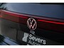 Volkswagen Touareg 3.0 V6 TFSi 4WD R-Line VW-garantie 5jaar / 100.000km | Panoramisch schuifdak | Trekhaak elektrisch | Adaptieve Cruise Control | Leder "Puglia" "R-logo' zwart/ blauwe stikking | 22" Lichtmetalen velgen "Estoril", zwart