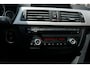 BMW 3-Serie 320I 184PK UPGRADE EDITION ORIGINEEL NEDERLANDS NOV 2012 XENON-LED LEDER SPORTSTOELEN NAVIGATIE ECC AIRCO CRUISECONTROL 18INCH LMV BLUETOOTH PARKEERSENSOREN ENZ...
