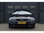 BMW 5-Serie Touring 520i High Executive | M-PAKKET | PANO | HUD | CAMERA | LED | DAB |