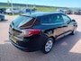 Renault Megane Estate 1.2 TCe Bose Automaat, Airco(automatisch), Multimediasysteem, Bluetooth, Navigatie, Camera, Parkeersensoren, Stoelverwarming, Keyless, Cruise control, Dimlicht automatisch, Regensensor, Elektrische ramen en spiegels, Nette Auto, goed onderhouden, BOVAG
