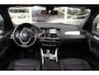 BMW X3 xDrive28i F25 High Executive X-Line | 245 pk | Camera | Head-up | 19 inch | Dakraam | Harman-kardon | Navi | Sportstuur | Xenon | PDC | Leer | ➡️