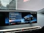 BMW iX xDrive50 BUSINESS ED. PLUS | 112 kWh | PANORAMA | CRYSTAL | TREKHAAK | LUCHTVERING | 1e EIG!!