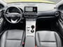 Hyundai Kona Electric EV Premium 64 kWh 3-Fase Lader | Navigatie | Stoelventilatie + -verwarming | Head-Up Display | Leder | Adapt. Cruise Control | Rijklaarprijs!