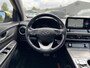 Hyundai Kona Electric EV Premium 64 kWh 3-Fase Lader | Navigatie | Stoelventilatie + -verwarming | Head-Up Display | Leder | Adapt. Cruise Control | Rijklaarprijs!