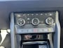 Skoda Karoq 1.5 TSI ACT Business Edition Plus / App connect / Navigatie / Parkeersensoren V+A / Camera / Zwenkbare trekhaak / Fabriek garantie 2027 /