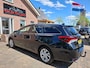 Toyota Auris Touring Sports 1.2T Business Pro. Nette auto! O.a: stoelverw, navi, trekhaak, camera, cruise. Prijs incl garantie!