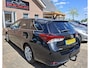 Toyota Auris Touring Sports 1.2T Business Pro. Nette auto! O.a: stoelverw, navi, trekhaak, camera, cruise. Prijs incl garantie!
