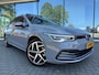 Volkswagen Golf Variant 1.0 eTSI Life - Automaat - Navi - Panoramadak - Trekhaak - Org.NL