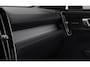 Volvo EC40 Single Motor Extended Range Ultra Black Ed. 82 kWh Adaptieve Cruise Control | BLIS Dodehoek Detectie| Harmon Kardon | 360 Camera | Donker Glas | Nubuck | Warmetepomp |