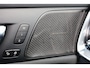Volvo S60 B4 Plus Dark - Panorama/schuifdak - IntelliSafe Assist & Surround - 360º Camera - Harman/Kardon audio - Adaptieve LED koplampen - Verwarmde voorstoelen, stuur & achterbank - Parkeersensoren voor & achter - Elektr. bedienb. voorstoelen met geheugen - Draadloze tel. lader - Standkachel - 19' LMV