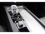 Volvo S60 B4 Plus Dark - Panorama/schuifdak - IntelliSafe Assist & Surround - 360º Camera - Harman/Kardon audio - Adaptieve LED koplampen - Verwarmde voorstoelen, stuur & achterbank - Parkeersensoren voor & achter - Elektr. bedienb. voorstoelen met geheugen - Draadloze tel. lader - Standkachel - 19' LMV